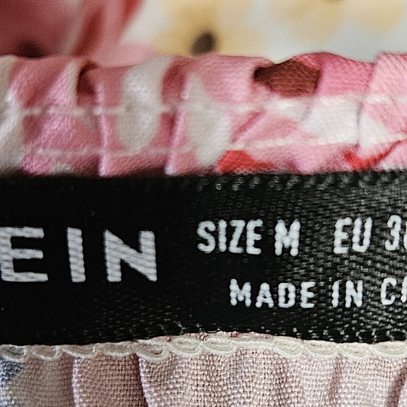 SHIEN Woman's Blouse Size M floral print. - Picture 9 of 10